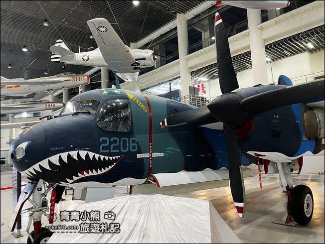高雄景點》航空教育展示館．好像來到放大版模型室，變裝體驗當個小小飛行員 @青青小熊＊旅遊札記
