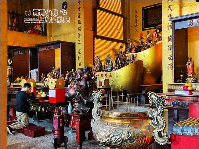 桃園景點》大溪迎富送窮廟~巨大彩色筊杯好好拍,拍照打卡.求發財金 @青青小熊*旅遊札記 桃園景點》大溪迎富送窮廟~巨大彩色筊杯好好拍,拍照打卡.求發財金 @青青小熊*旅遊札記