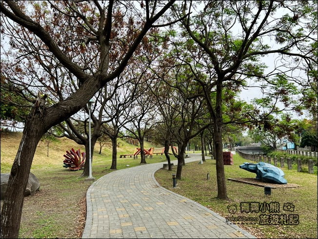 雲林景點》Q版媽祖、兒童遊戲區，雲林西螺大橋親子公園~還有最美的紅色大橋 @青青小熊＊旅遊札記