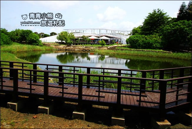 雲林景點》口湖遊客中心．巨大繽紛的海將軍，餵魚散步去 @青青小熊＊旅遊札記