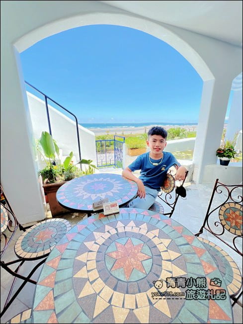 宜蘭景點》海景咖啡廳渲咖啡~讓我有種來到地中海的感覺，無敵海景太迷人 @青青小熊＊旅遊札記