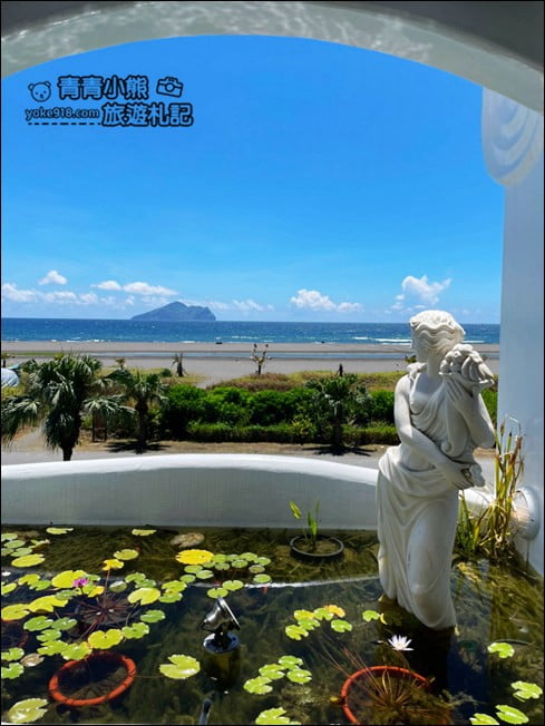 宜蘭景點》海景咖啡廳渲咖啡~讓我有種來到地中海的感覺，無敵海景太迷人 @青青小熊＊旅遊札記