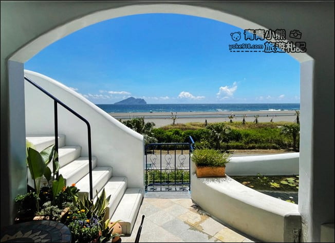宜蘭景點》海景咖啡廳渲咖啡~讓我有種來到地中海的感覺，無敵海景太迷人 @青青小熊＊旅遊札記
