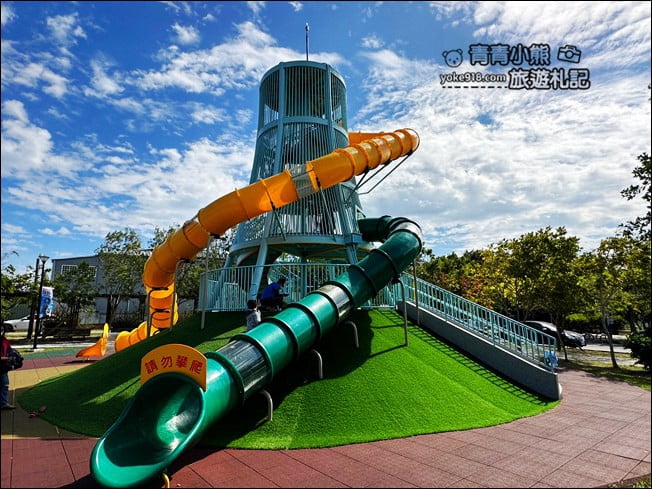 苗栗新景點》有著通霄之塔的新生公園，3層樓高溜滑梯好刺激 @青青小熊＊旅遊札記