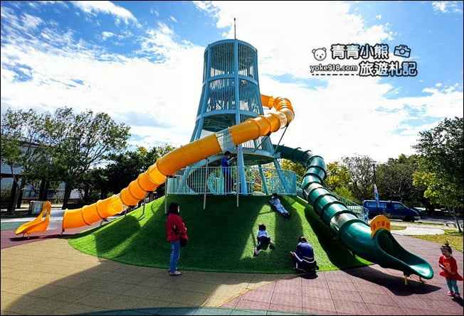 苗栗新景點》有著通霄之塔的新生公園，3層樓高溜滑梯好刺激 @青青小熊＊旅遊札記