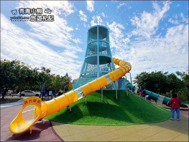 苗栗新景點》有著通霄之塔的新生公園，3層樓高溜滑梯好刺激 @青青小熊＊旅遊札記