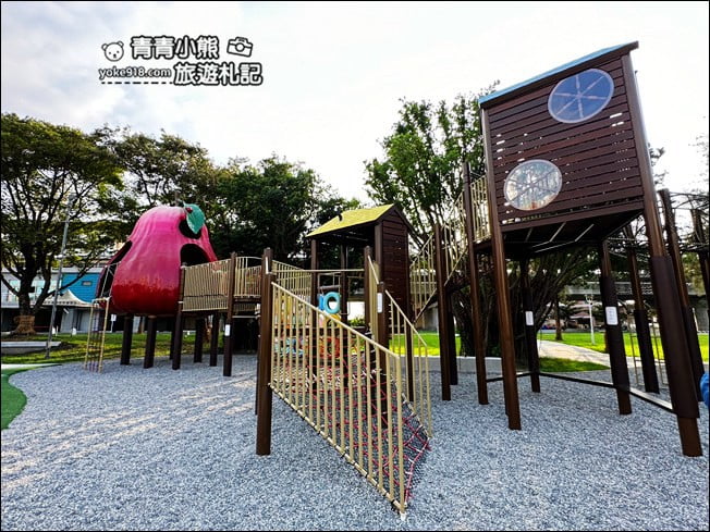 屏東景點》林邊飛天火車公園．還有巨大蓮霧出沒太可愛~小朋友的樂園 @青青小熊＊旅遊札記