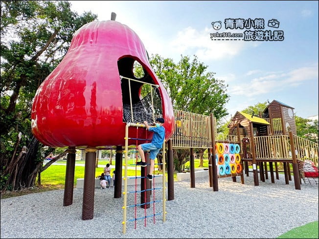 屏東景點》林邊飛天火車公園.還有巨大蓮霧出沒太可愛~小朋友的樂園 @青青小熊*旅遊札記 屏東景點》林邊飛天火車公園.還有巨大蓮霧出沒太可愛~小朋友的樂園 @青青小熊*旅遊札記