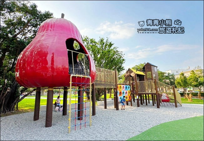 屏東景點》林邊飛天火車公園．還有巨大蓮霧出沒太可愛~小朋友的樂園 @青青小熊＊旅遊札記