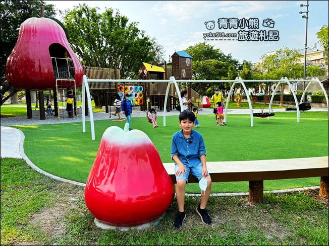 屏東景點》林邊飛天火車公園．還有巨大蓮霧出沒太可愛~小朋友的樂園 @青青小熊＊旅遊札記