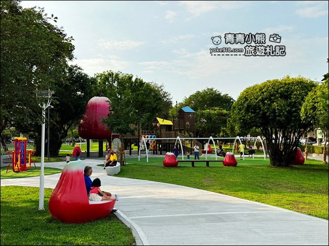 屏東景點》林邊飛天火車公園.還有巨大蓮霧出沒太可愛~小朋友的樂園 @青青小熊*旅遊札記 屏東景點》林邊飛天火車公園.還有巨大蓮霧出沒太可愛~小朋友的樂園 @青青小熊*旅遊札記