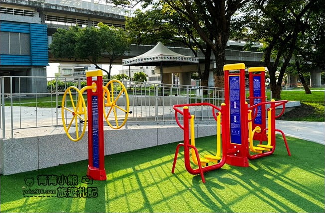 屏東景點》林邊飛天火車公園.還有巨大蓮霧出沒太可愛~小朋友的樂園 @青青小熊*旅遊札記 屏東景點》林邊飛天火車公園.還有巨大蓮霧出沒太可愛~小朋友的樂園 @青青小熊*旅遊札記