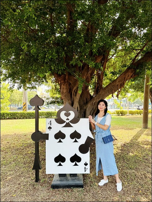高雄新景點》走進愛麗絲的奇幻樂園~不用門票可愛好拍的高雄新亮點 @青青小熊*旅遊札記 高雄新景點》走進愛麗絲的奇幻樂園~不用門票可愛好拍的高雄新亮點 @青青小熊*旅遊札記