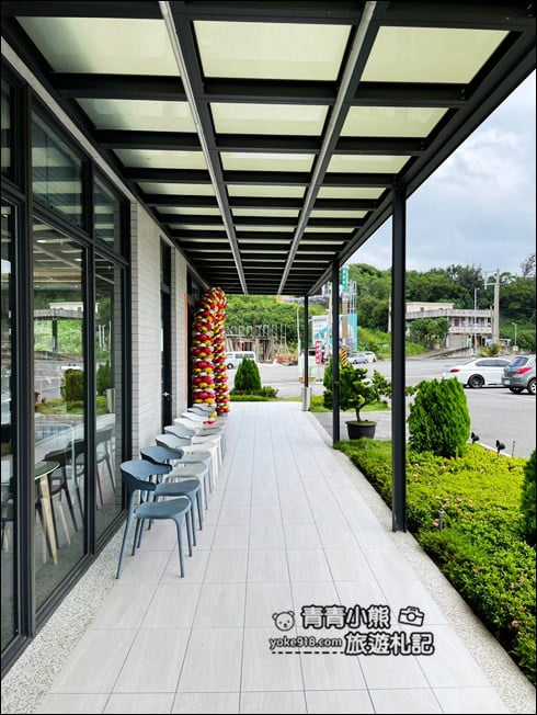 苗栗伴手禮景點》裕芳食品通霄店，大包實惠又好好吃~苗栗通霄必買伴手禮 @青青小熊＊旅遊札記