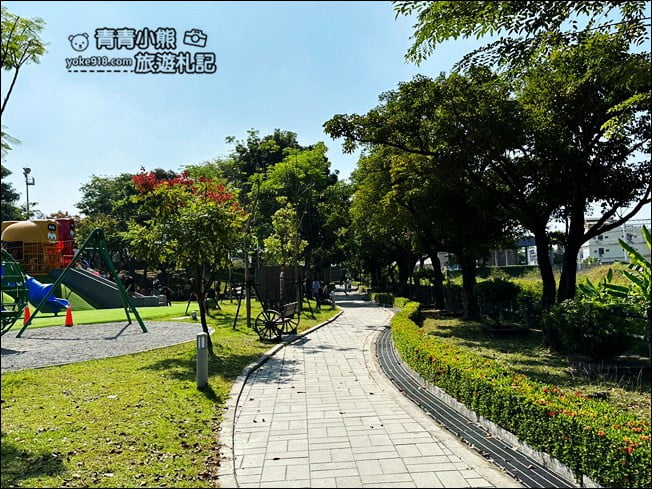 屏東新景點》南州環保共融公園．可愛的外星寶寶出沒~滿滿的回憶 @青青小熊＊旅遊札記