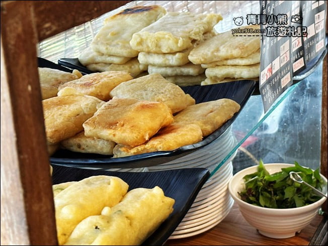 雲林西螺美食推薦》古早味黃家三代祖傳油蔥九層粿，還有阿秀倌蚵嗲每一樣都超好吃 @青青小熊＊旅遊札記