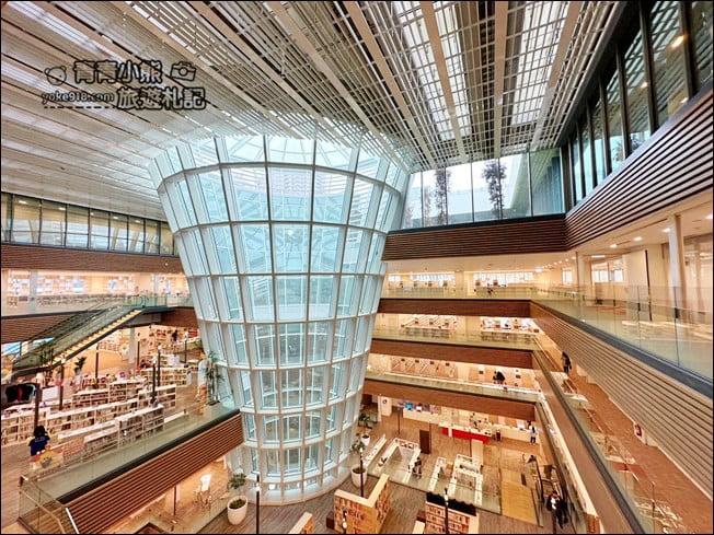 桃園景點》桃園圖書總館.最美地標、還有特色店家可以一起逛 @青青小熊*旅遊札記 桃園景點》桃園圖書總館.最美地標、還有特色店家可以一起逛 @青青小熊*旅遊札記