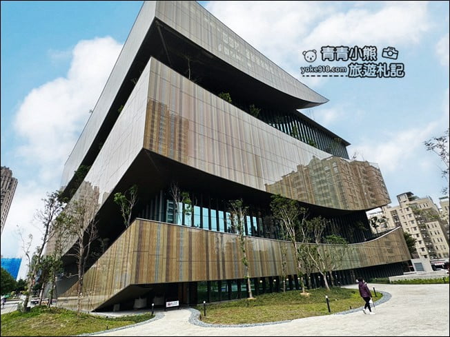 桃園景點》桃園圖書總館．最美地標、還有特色店家可以一起逛 @青青小熊＊旅遊札記