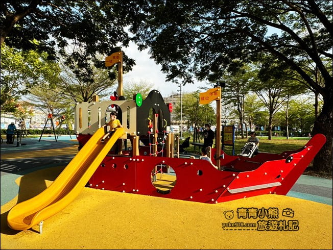 屏東新景點》東港大鮪魚航海樂園,出海囉~還有3層樓溜滑梯 @青青小熊*旅遊札記 屏東新景點》東港大鮪魚航海樂園,出海囉~還有3層樓溜滑梯 @青青小熊*旅遊札記