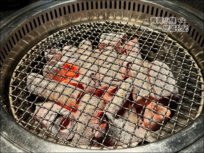 高雄景點》碳佐麻里燒肉,像水上美術館一樣漂亮的精品燒肉(高雄時代店) @青青小熊*旅遊札記 高雄景點》碳佐麻里燒肉,像水上美術館一樣漂亮的精品燒肉(高雄時代店) @青青小熊*旅遊札記