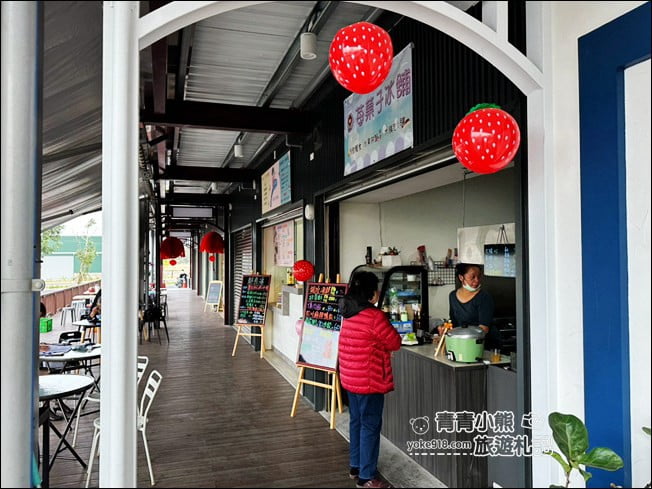 台南景點》新化果菜市場，還有空中大草皮，顛覆傳統新化最美果菜市場 @青青小熊＊旅遊札記