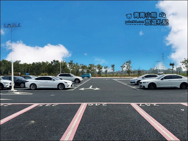 台南景點》新化果菜市場，還有空中大草皮，顛覆傳統新化最美果菜市場 @青青小熊＊旅遊札記