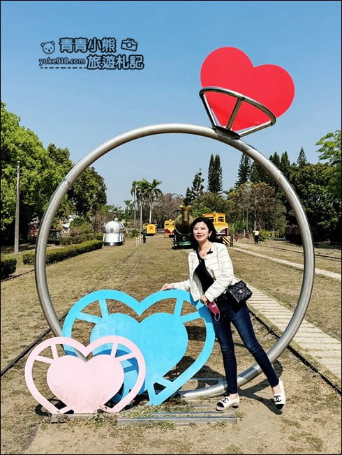 高雄景點》橋頭糖廠~假日好去處來這散步騎腳踏車，還有五分車可以坐 @青青小熊＊旅遊札記