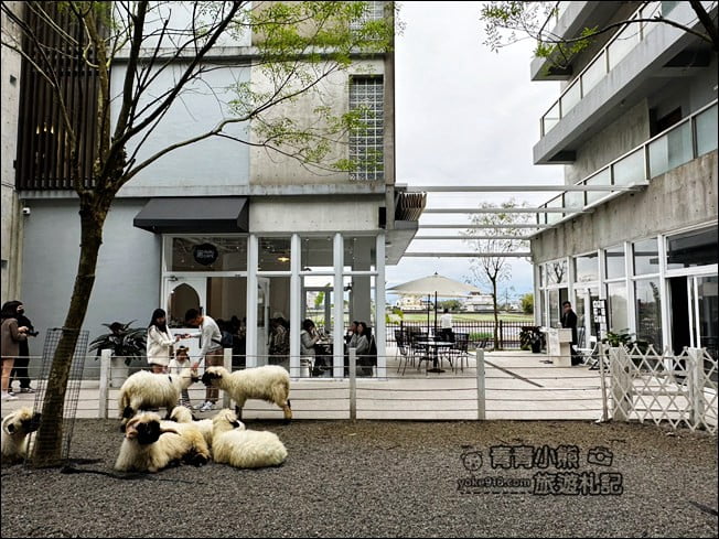宜蘭新景點》黑RURU CAFE.來找黑嚕嚕的笑笑羊拍照去 @青青小熊*旅遊札記 宜蘭新景點》黑RURU CAFE.來找黑嚕嚕的笑笑羊拍照去 @青青小熊*旅遊札記