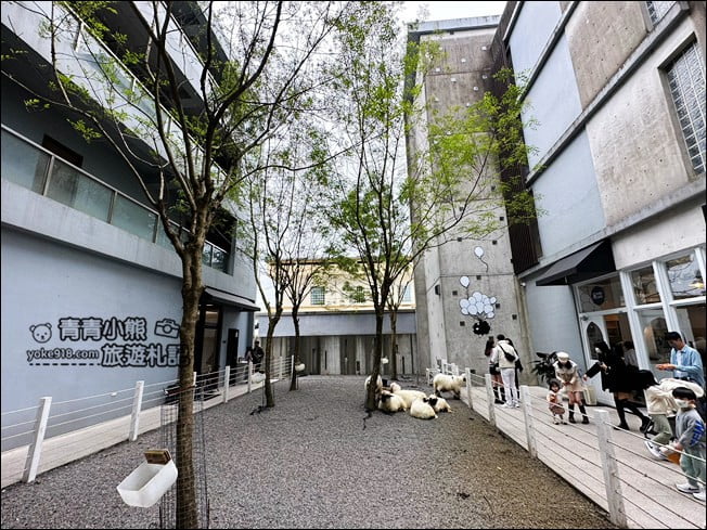 宜蘭新景點》黑RURU CAFE.來找黑嚕嚕的笑笑羊拍照去 @青青小熊*旅遊札記 宜蘭新景點》黑RURU CAFE.來找黑嚕嚕的笑笑羊拍照去 @青青小熊*旅遊札記
