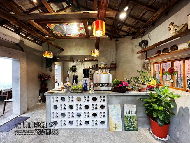 南投景點》埔里金悅玻璃屋咖啡廳~漂亮的彩色玻璃屋，夢幻的小天地 @青青小熊＊旅遊札記