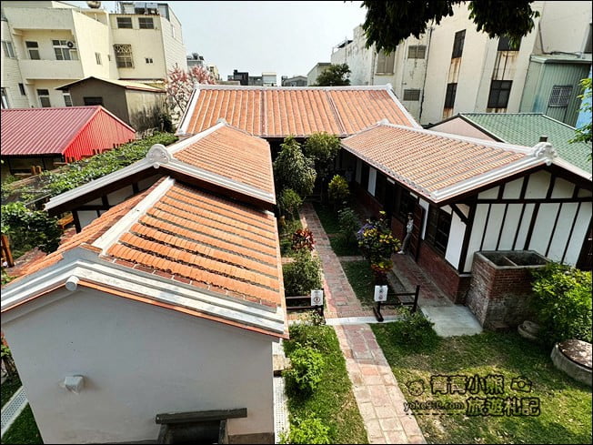 嘉義景點》新港培桂堂星巴克.隱藏老診所內的玻璃屋星巴克,好特別 @青青小熊*旅遊札記 嘉義景點》新港培桂堂星巴克.隱藏老診所內的玻璃屋星巴克,好特別 @青青小熊*旅遊札記