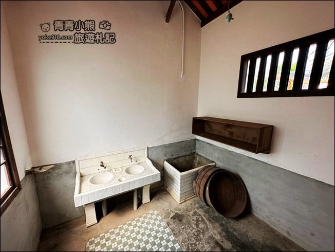 嘉義景點》新港培桂堂星巴克.隱藏老診所內的玻璃屋星巴克,好特別 @青青小熊*旅遊札記 嘉義景點》新港培桂堂星巴克.隱藏老診所內的玻璃屋星巴克,好特別 @青青小熊*旅遊札記