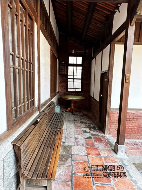 嘉義景點》新港培桂堂星巴克.隱藏老診所內的玻璃屋星巴克,好特別 @青青小熊*旅遊札記 嘉義景點》新港培桂堂星巴克.隱藏老診所內的玻璃屋星巴克,好特別 @青青小熊*旅遊札記