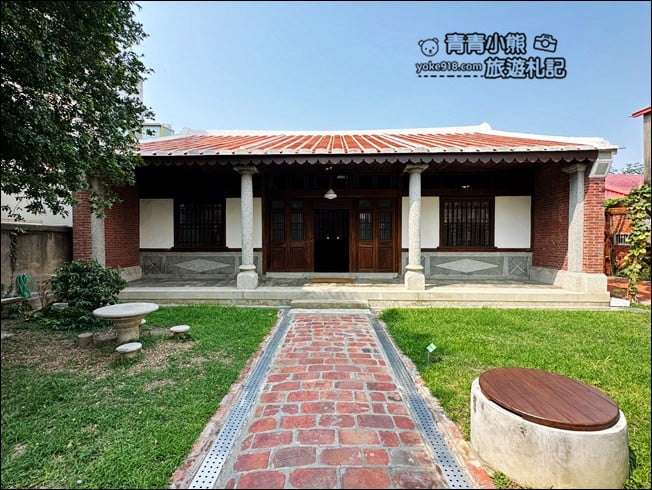 嘉義景點》新港培桂堂星巴克.隱藏老診所內的玻璃屋星巴克,好特別 @青青小熊*旅遊札記 嘉義景點》新港培桂堂星巴克.隱藏老診所內的玻璃屋星巴克,好特別 @青青小熊*旅遊札記