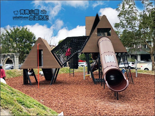 高雄景點》香蕉特色旗山公園~可愛大香蕉,讓小朋友放電的好地方 @青青小熊*旅遊札記 高雄景點》香蕉特色旗山公園~可愛大香蕉,讓小朋友放電的好地方 @青青小熊*旅遊札記