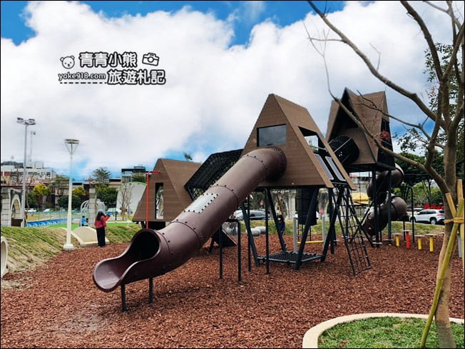 高雄景點》香蕉特色旗山公園~可愛大香蕉,讓小朋友放電的好地方 @青青小熊*旅遊札記 高雄景點》香蕉特色旗山公園~可愛大香蕉,讓小朋友放電的好地方 @青青小熊*旅遊札記