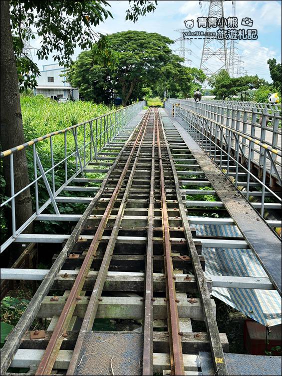 彰化景點》東螺溪鐵橋站貓咪火車．療癒系萌貓出沒，佔領了候車座位跟火車也太可愛 @青青小熊＊旅遊札記