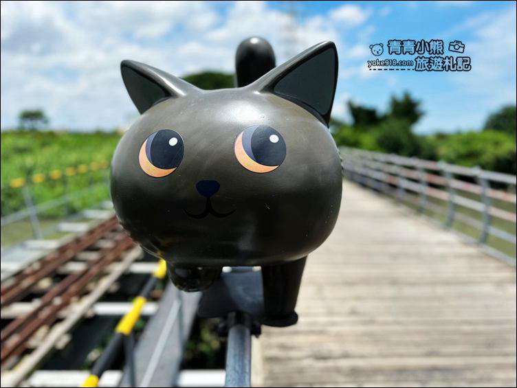 彰化景點》東螺溪鐵橋站貓咪火車．療癒系萌貓出沒，佔領了候車座位跟火車也太可愛 @青青小熊＊旅遊札記