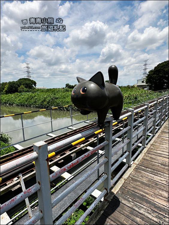 彰化景點》東螺溪鐵橋站貓咪火車．療癒系萌貓出沒，佔領了候車座位跟火車也太可愛 @青青小熊＊旅遊札記