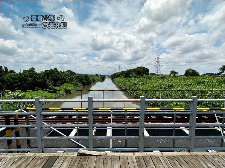 彰化景點》東螺溪鐵橋站貓咪火車．療癒系萌貓出沒，佔領了候車座位跟火車也太可愛 @青青小熊＊旅遊札記