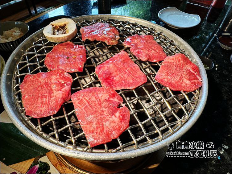 台中景點》匠屋燒肉(已更名月見里山) 崇德店，充滿和風有日式庭園的美味燒肉~這家氣氛也很不錯 @青青小熊＊旅遊札記