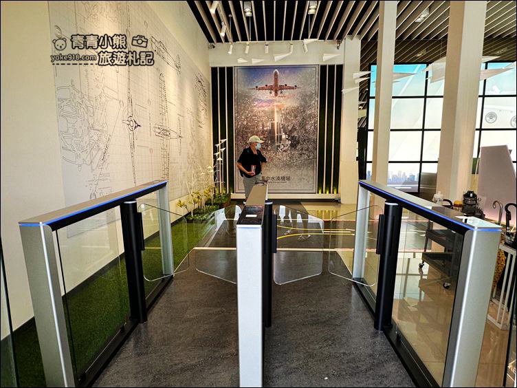 台中新景點》特色飛航館．中央公園遊客中心免費搭飛機~實境體驗登機拍照趣 @青青小熊＊旅遊札記