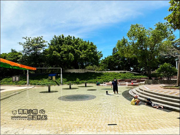 桃園景點》龍潭運動公園免費玩水去~戲水池期間限定開放 @青青小熊＊旅遊札記