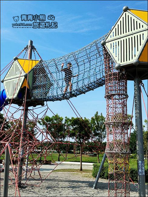 彰化新景點》溪湖中央公園~迷你五分車站,還有三層樓巨大葡萄藤堡溜滑梯 @青青小熊*旅遊札記 彰化新景點》溪湖中央公園~迷你五分車站,還有三層樓巨大葡萄藤堡溜滑梯 @青青小熊*旅遊札記