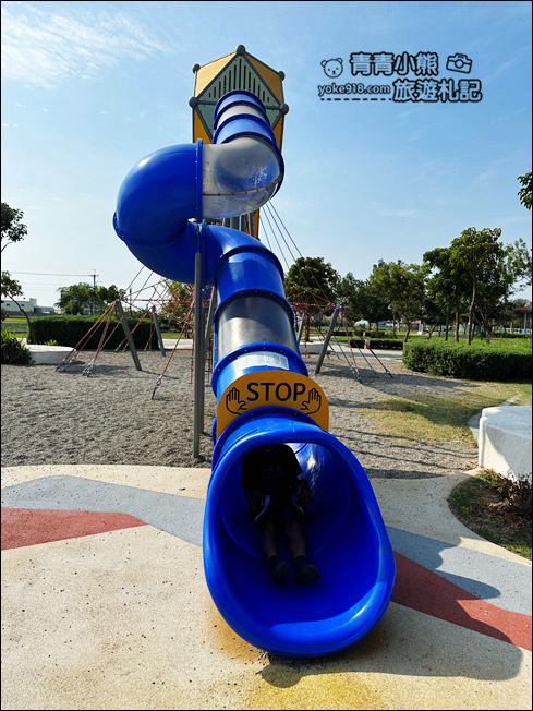 彰化新景點》溪湖中央公園~迷你五分車站,還有三層樓巨大葡萄藤堡溜滑梯 @青青小熊*旅遊札記 彰化新景點》溪湖中央公園~迷你五分車站,還有三層樓巨大葡萄藤堡溜滑梯 @青青小熊*旅遊札記