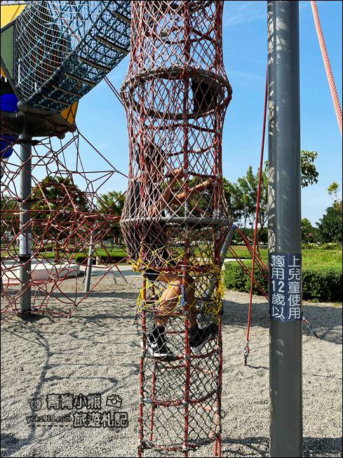 彰化新景點》溪湖中央公園~迷你五分車站,還有三層樓巨大葡萄藤堡溜滑梯 @青青小熊*旅遊札記 彰化新景點》溪湖中央公園~迷你五分車站,還有三層樓巨大葡萄藤堡溜滑梯 @青青小熊*旅遊札記
