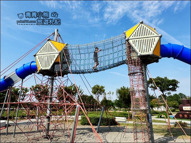 彰化新景點》溪湖中央公園~迷你五分車站,還有三層樓巨大葡萄藤堡溜滑梯 @青青小熊*旅遊札記 彰化新景點》溪湖中央公園~迷你五分車站,還有三層樓巨大葡萄藤堡溜滑梯 @青青小熊*旅遊札記