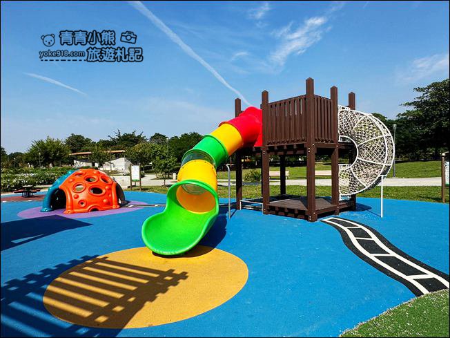 彰化新景點》溪湖中央公園~迷你五分車站,還有三層樓巨大葡萄藤堡溜滑梯 @青青小熊*旅遊札記