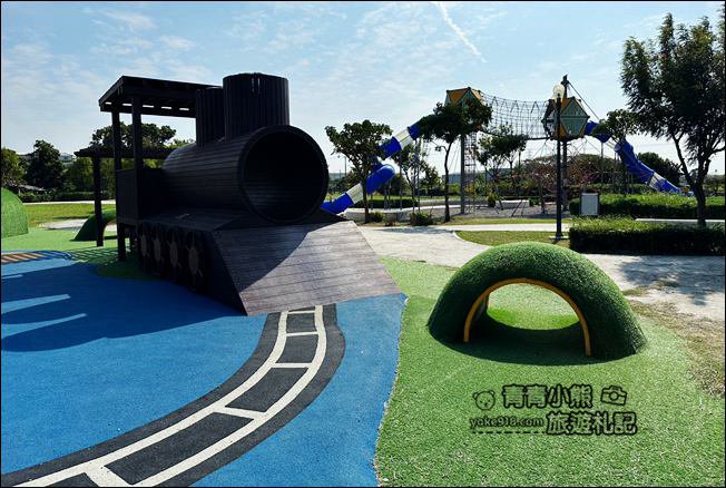 彰化新景點》溪湖中央公園~迷你五分車站,還有三層樓巨大葡萄藤堡溜滑梯 @青青小熊*旅遊札記 彰化新景點》溪湖中央公園~迷你五分車站,還有三層樓巨大葡萄藤堡溜滑梯 @青青小熊*旅遊札記