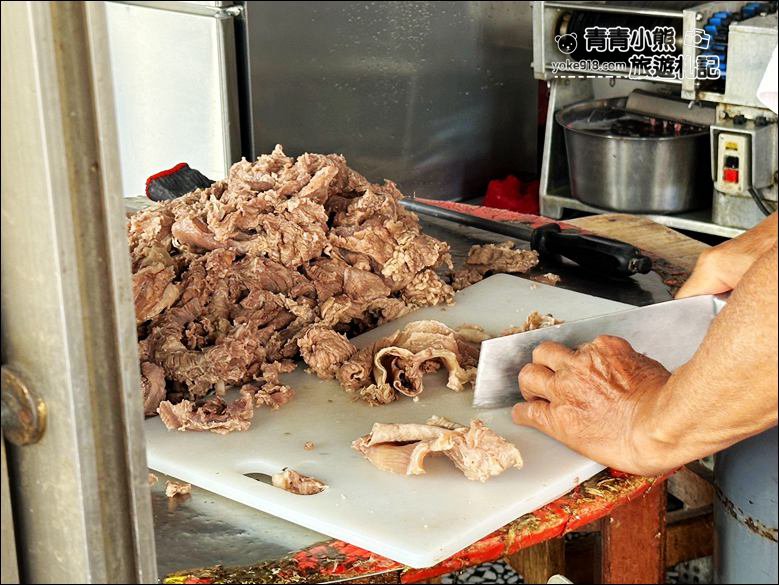 雲林北港小吃》輝煌牛肉湯.60元一碗的牛肉湯~湯頭甜.牛肉新鮮好吃還可免費加湯喝到飽 @青青小熊*旅遊札記 雲林北港小吃》輝煌牛肉湯.60元一碗的牛肉湯~湯頭甜.牛肉新鮮好吃還可免費加湯喝到飽 @青青小熊*旅遊札記